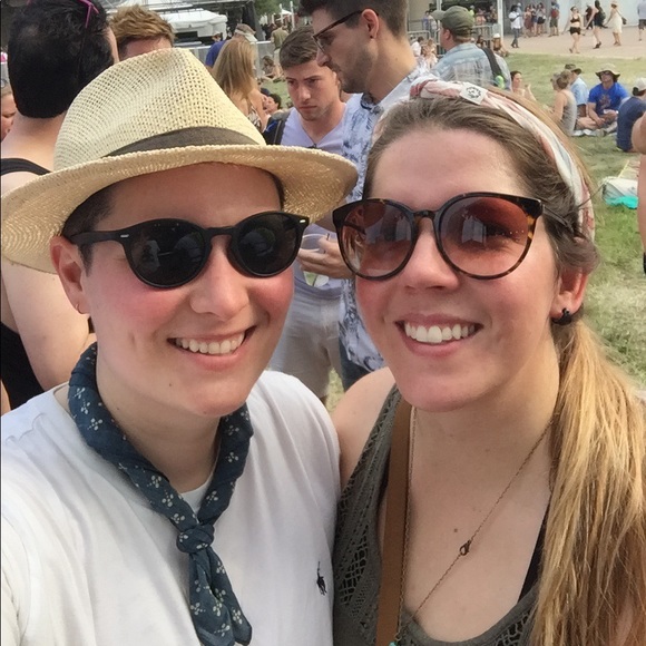 Meet your posher, JESSICA! - Picture 2 of 4